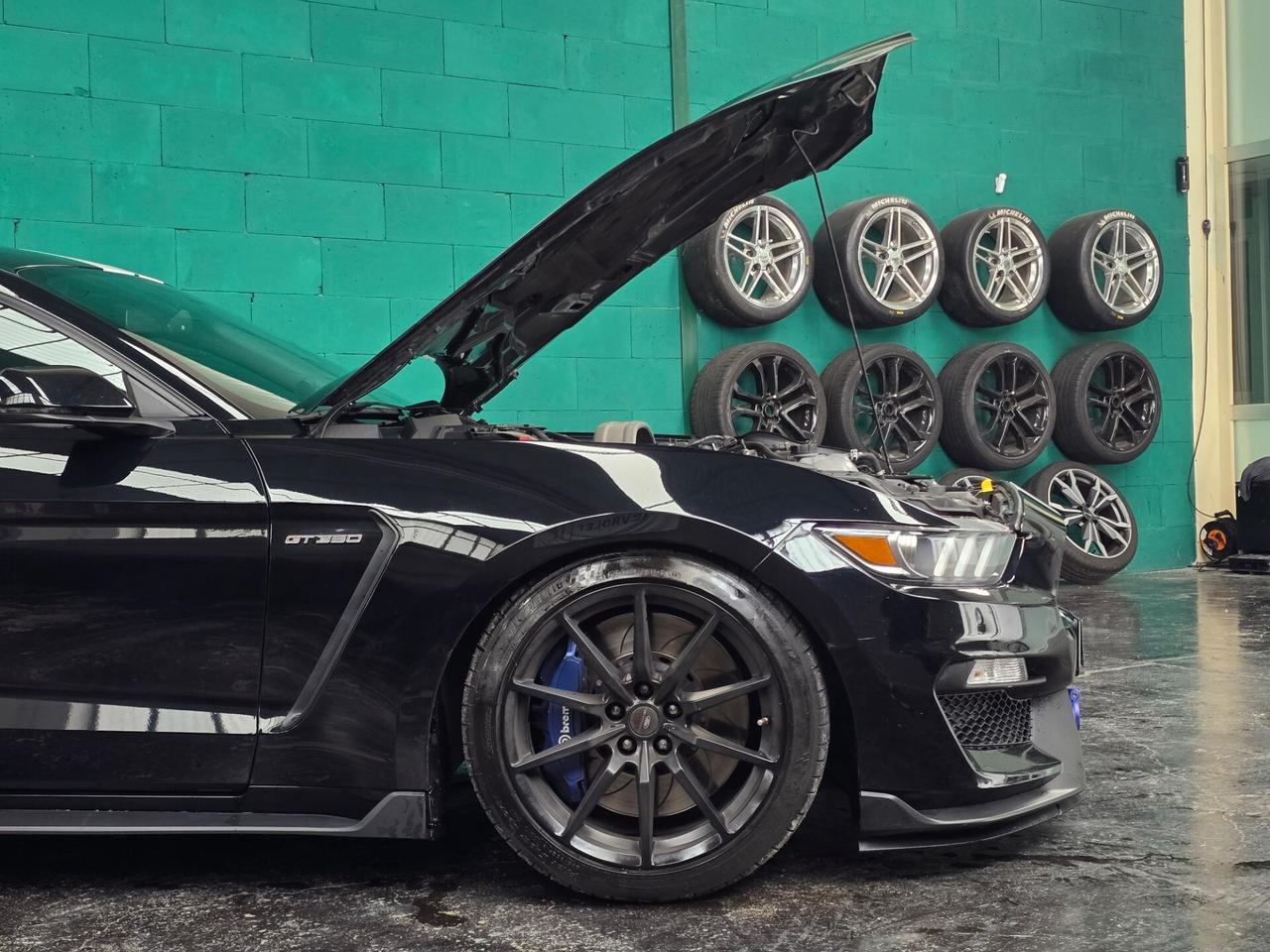 Ford Mustang Shelby GT350 5.2 V8