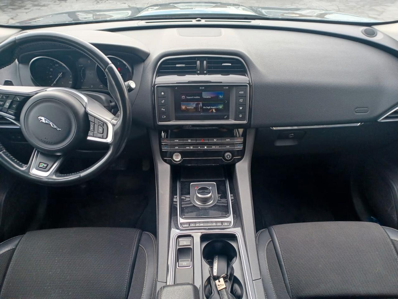 Jaguar F-Pace 2.0 D 180 CV AWD Portfolio