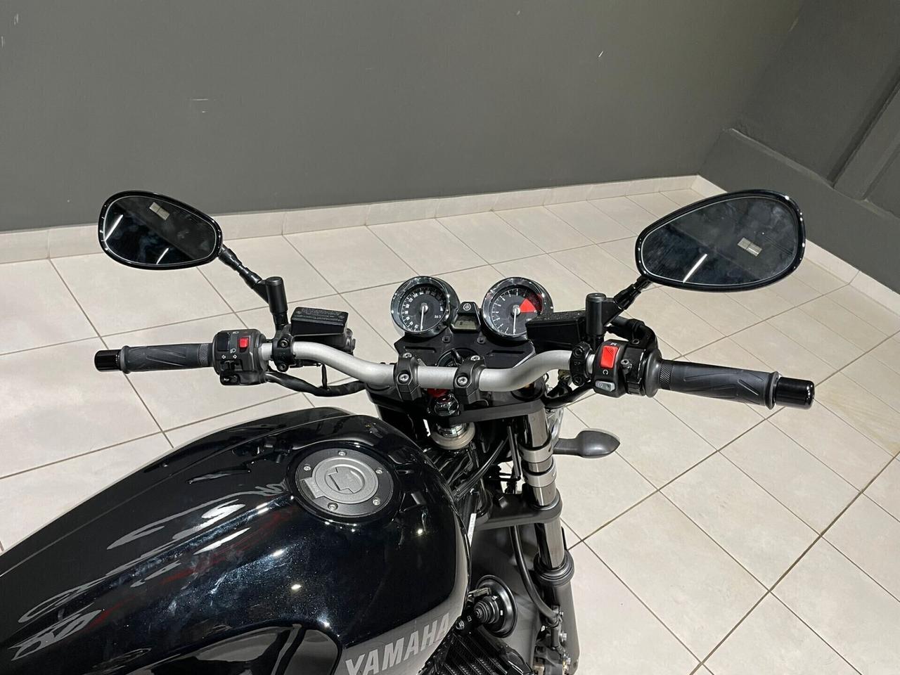 Yamaha XJR 1300