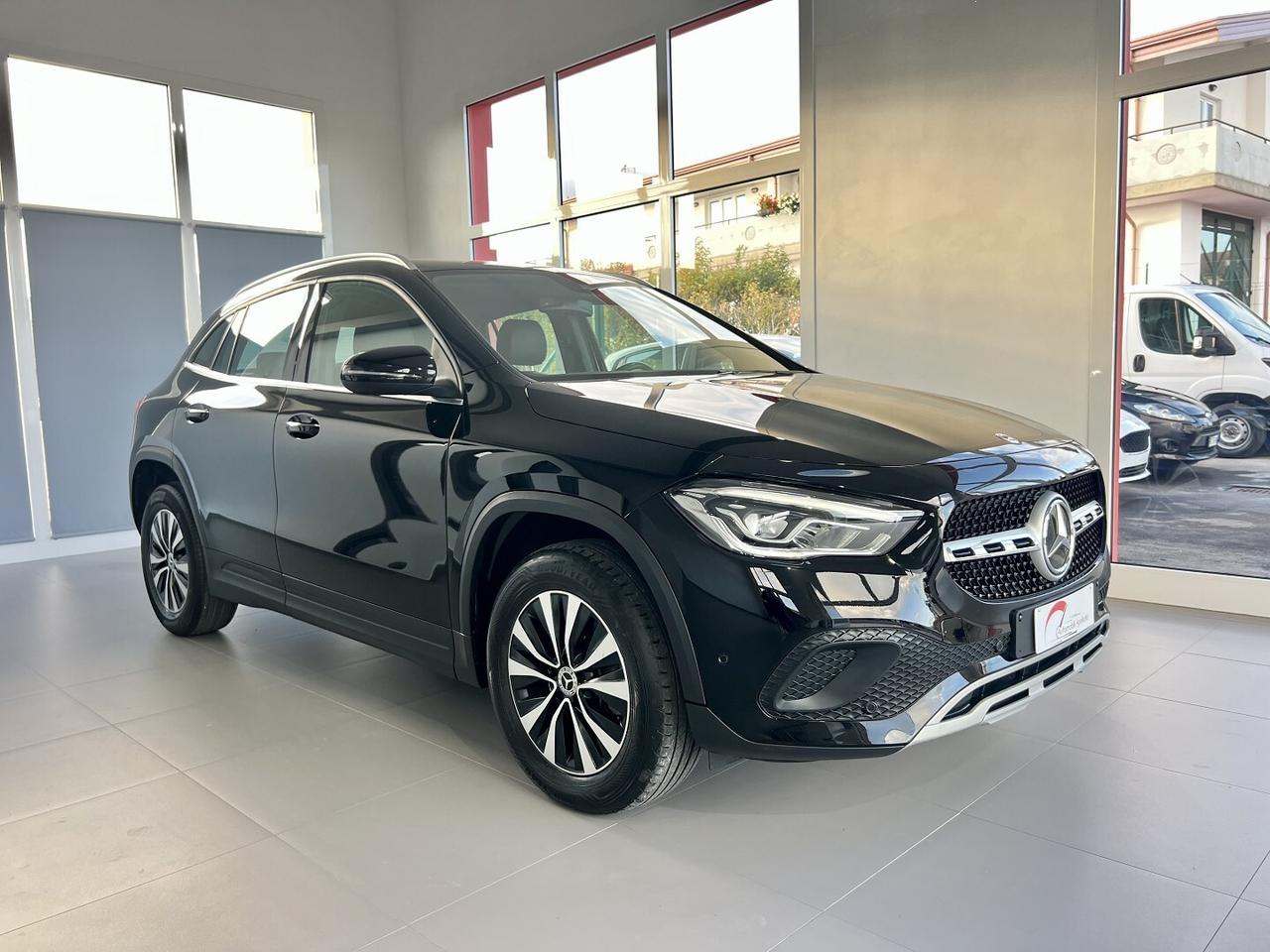 MERCEDES GLA 180d STYLE - 2021