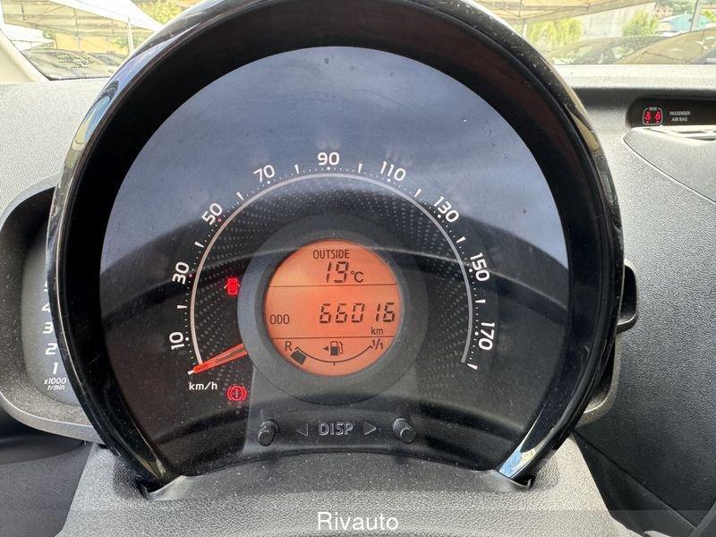 Toyota Aygo Aygo Connect 1.0 VVT-i 72 CV 5 porte x-play