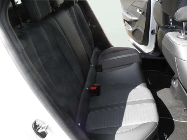 PEUGEOT 2008 PureTech 100 S&S Allure
