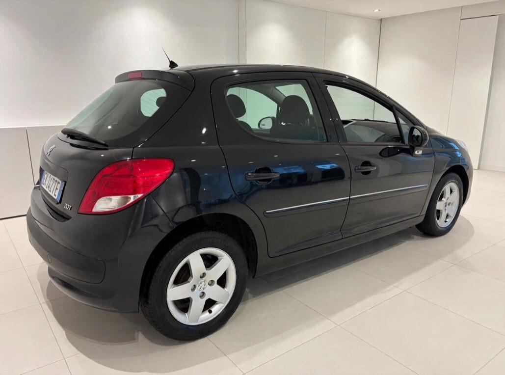 Peugeot 207 1.4 HDi 70CV 5p. NEOPATENTATI