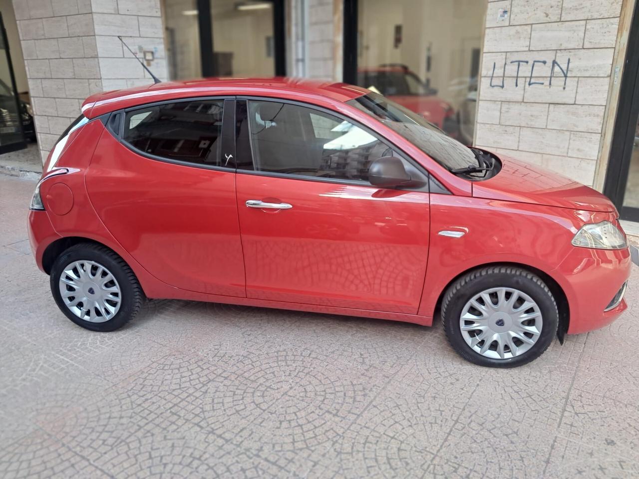 Lancia Ypsilon 1.2 69 CV -NEOPATENTATI-Euro6650-