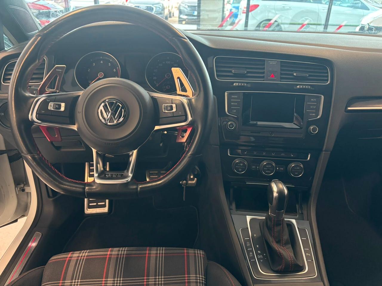 Volkswagen Golf GTI Performance 2.0 TSI 230 CV DSG 5p.