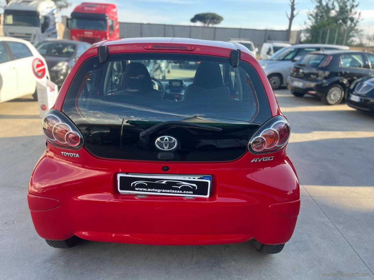 TOYOTA Aygo 1.0 VVT-i 5p. Sol Connect PER NEOPATENTATI