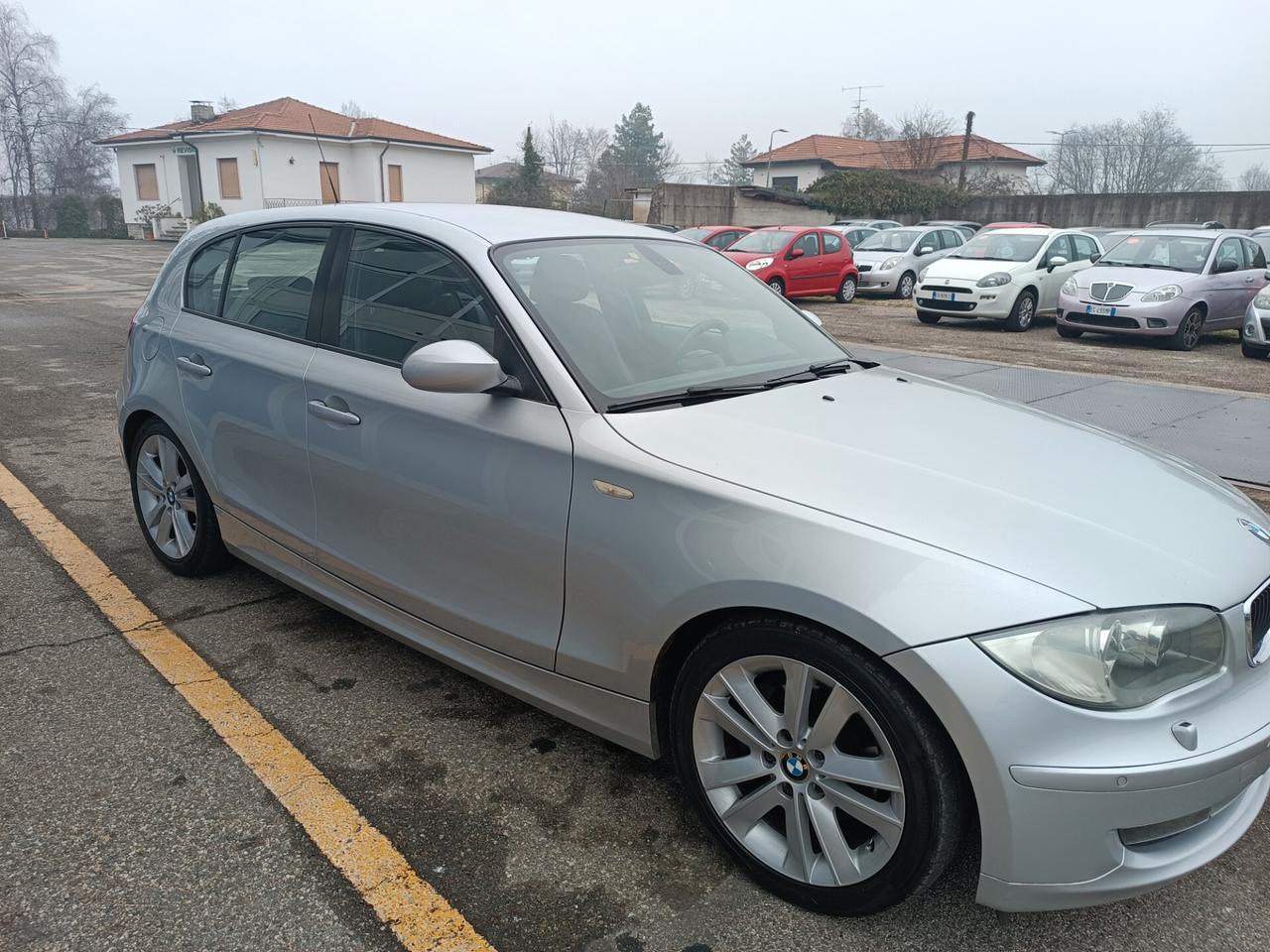 Bmw 120 120i cat 5 porte Eletta