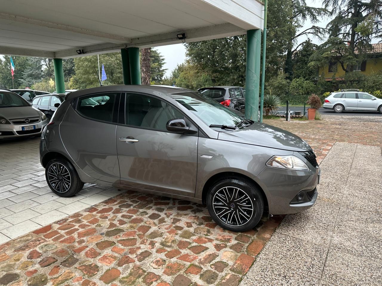 Lancia Ypsilon 1.0 Hybrid Oro Km Zero