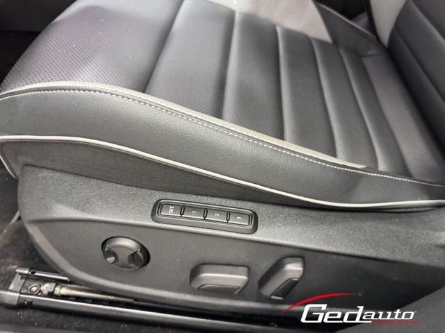VOLKSWAGEN Golf 2.0 TDI GTD DSG MATRIX LED NAVI TETTO PELLE