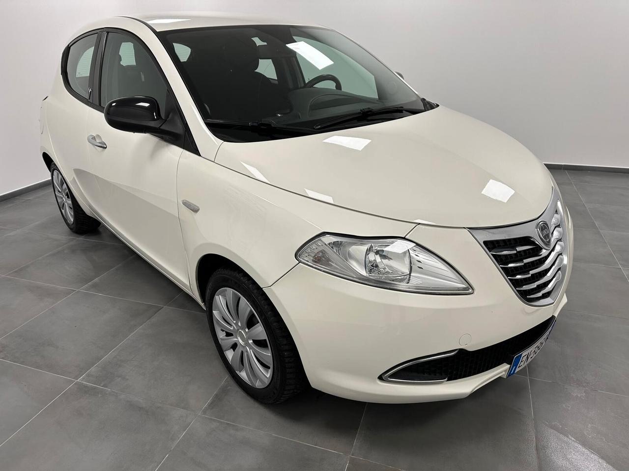 Lancia Ypsilon 1.2 69 CV 5 porte GPL Ecochic Gold - NeoPatentati
