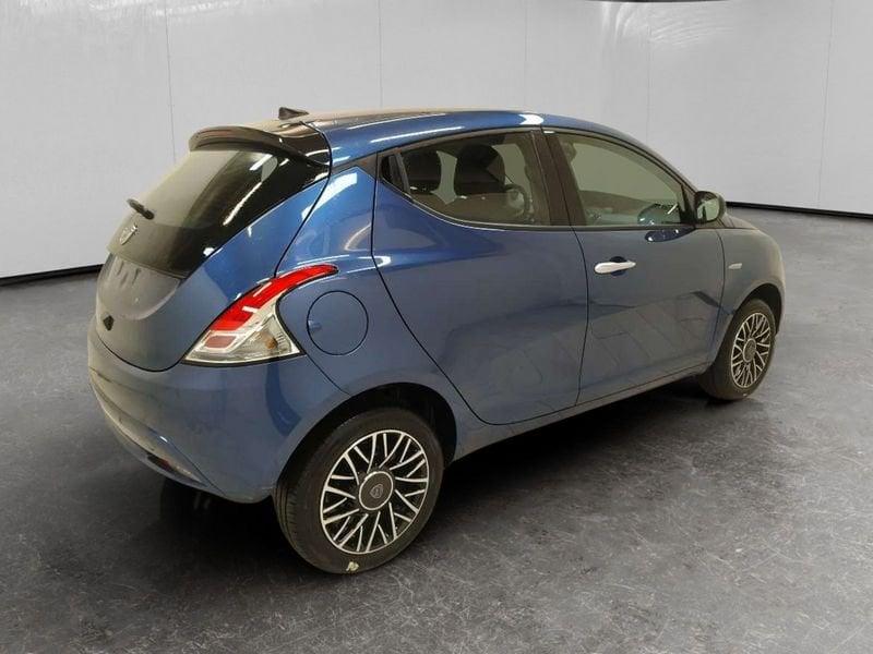 Lancia Ypsilon 1.0 firefly hybrid Platino s&s 70cv
