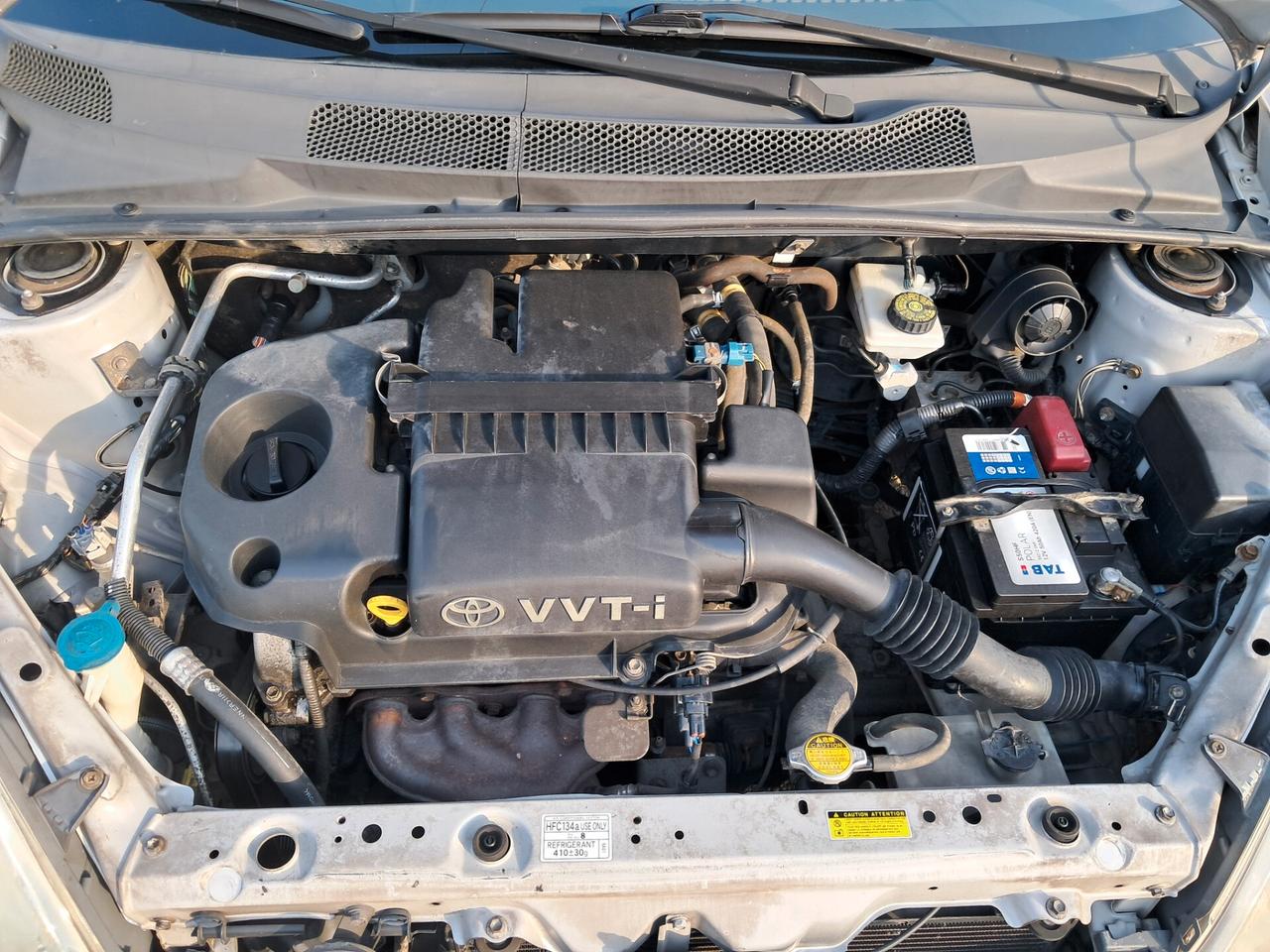 TOYOTA YARIS BENZINA