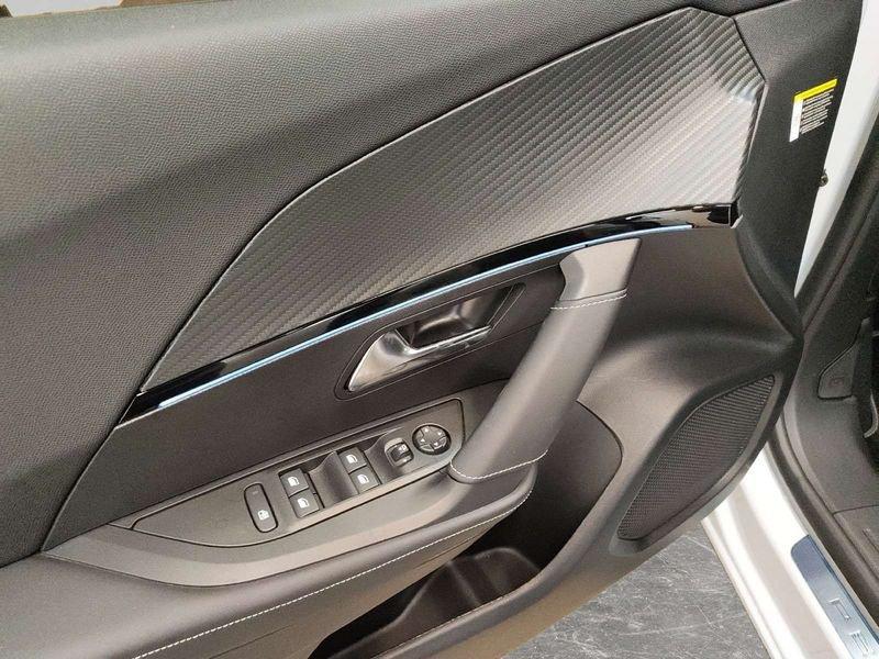Peugeot 2008 1.2 hybrid GT 145cv e-dcs6