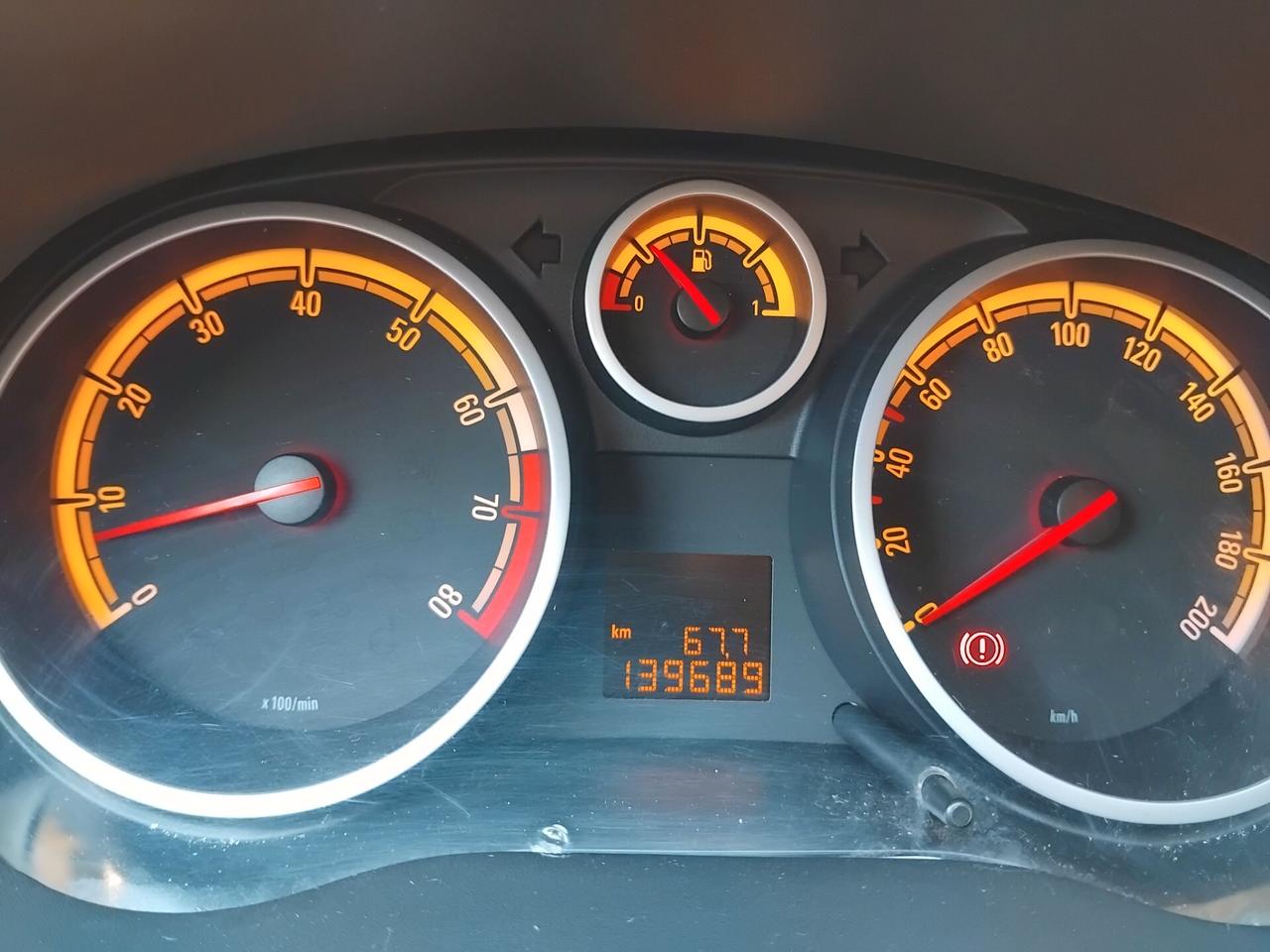 Opel Corsa 1.2 gpl garanzia