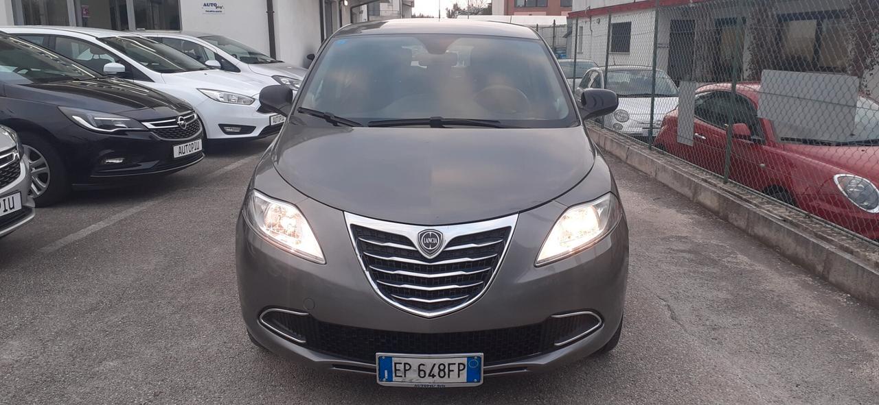 Lancia Ypsilon 1.3 MJT 95 CV 5 porte Silver - Garanzia