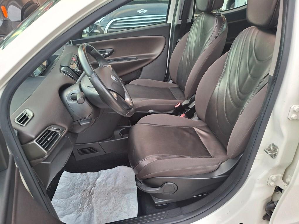 Lancia Ypsilon 1.2 Platinum TETTO-PELLE-CERCHIO 16