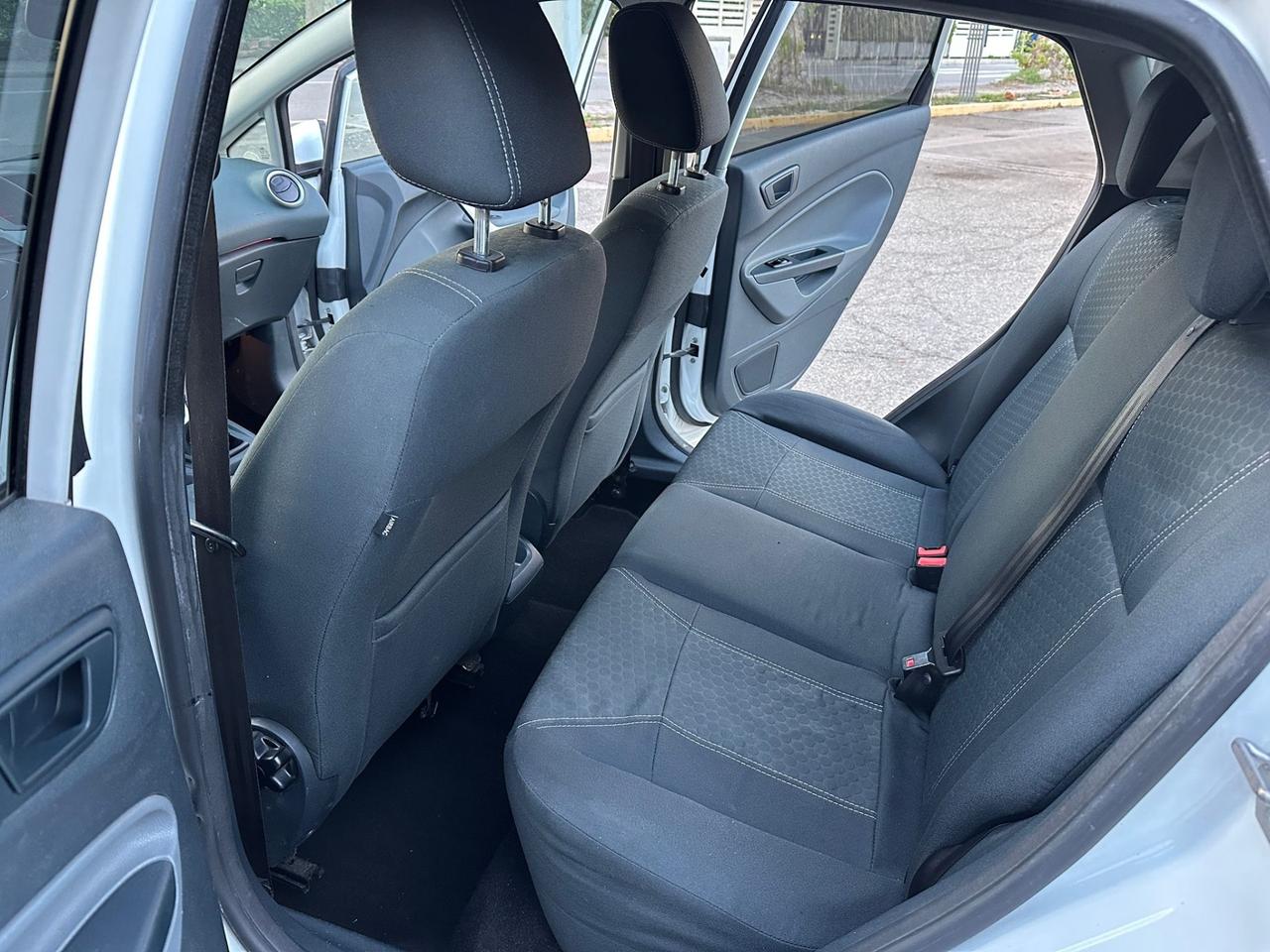 Ford Fiesta 1.4 16V 5p. Bz.- GPL Titanium Bs.