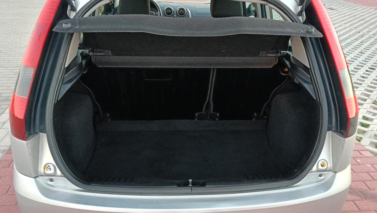 FORD FIESTA 1.2 BENZ -2005