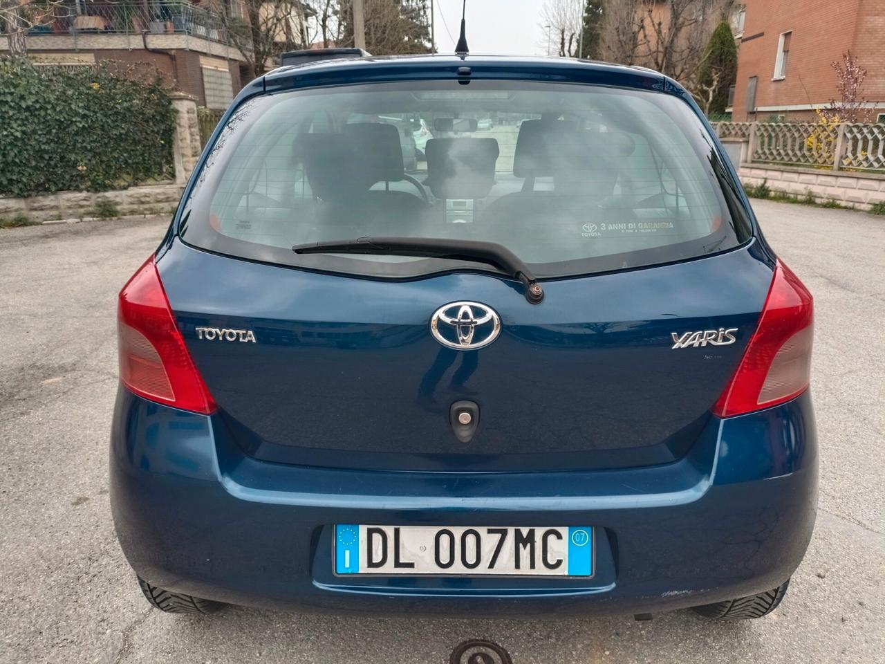 Toyota Yaris 1.0 3 porte Sol