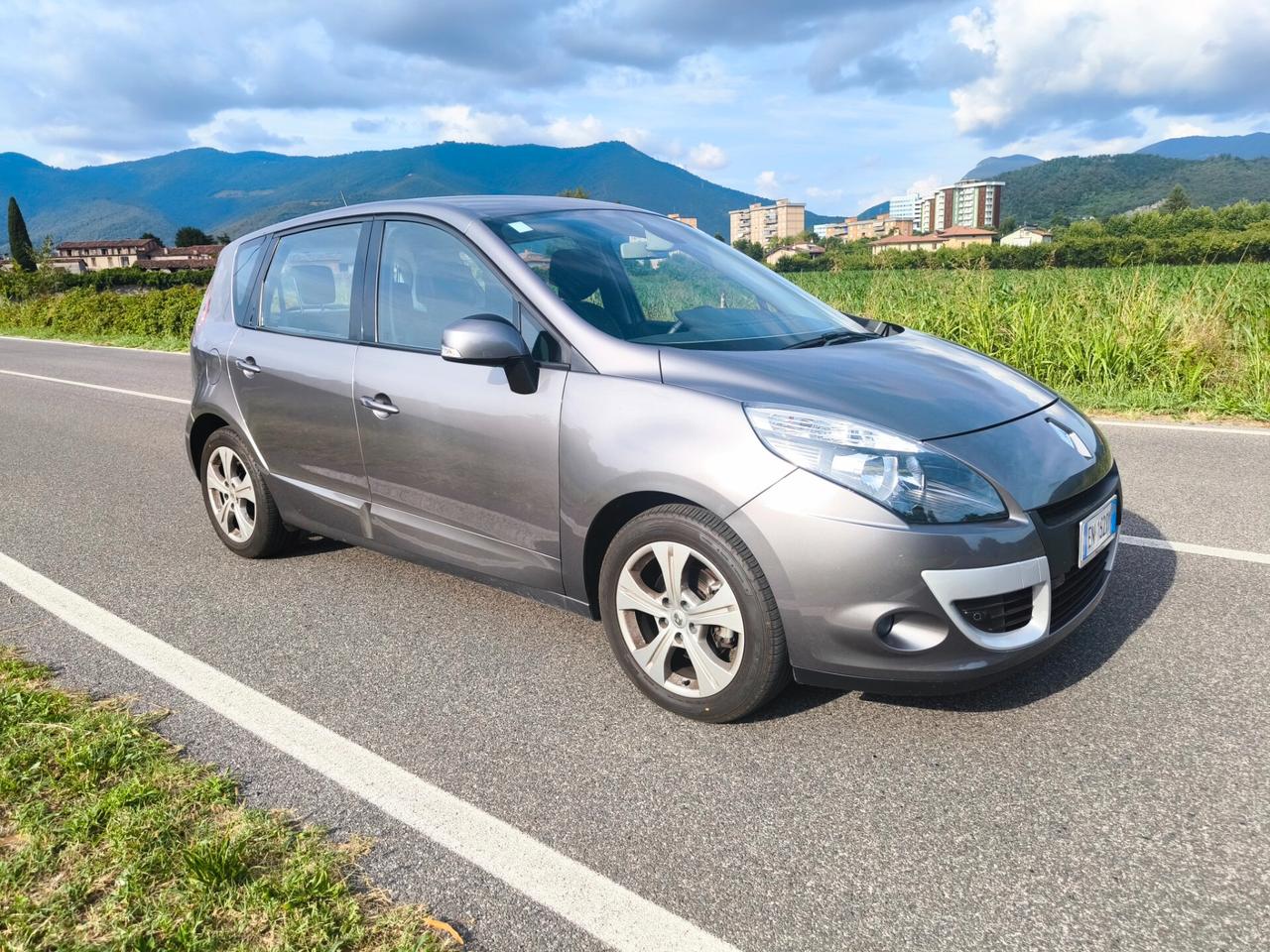 RENAULT SCENIC X-MODE 1,6 DCI- KM 90000-OK NEOPATENTATI