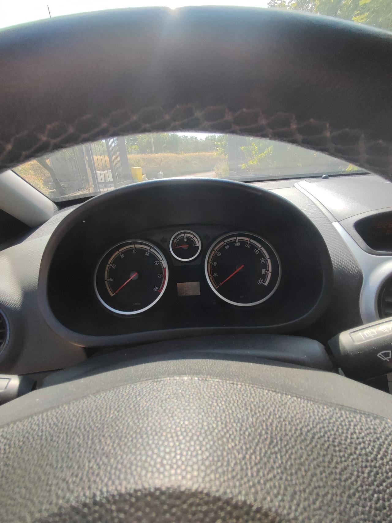 Opel Corsa 1.2 3 porte Club