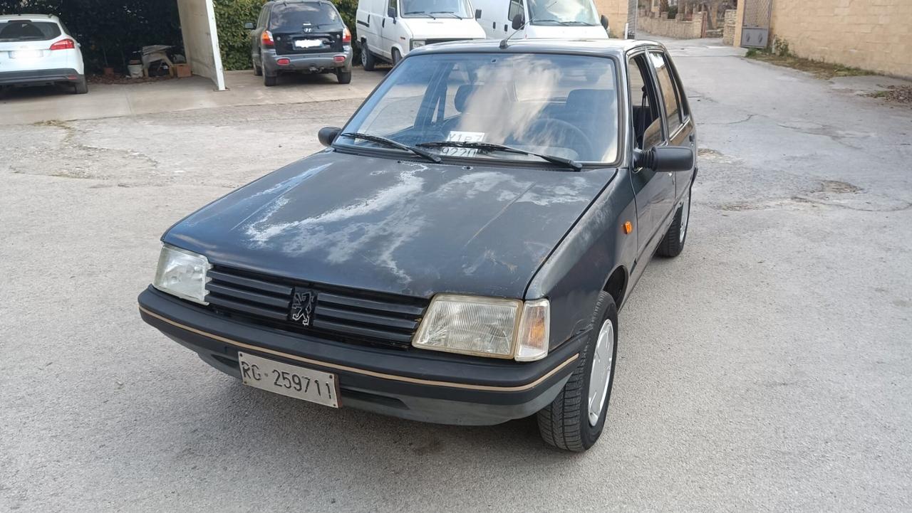 Peugeot 205 954 5 porte Look