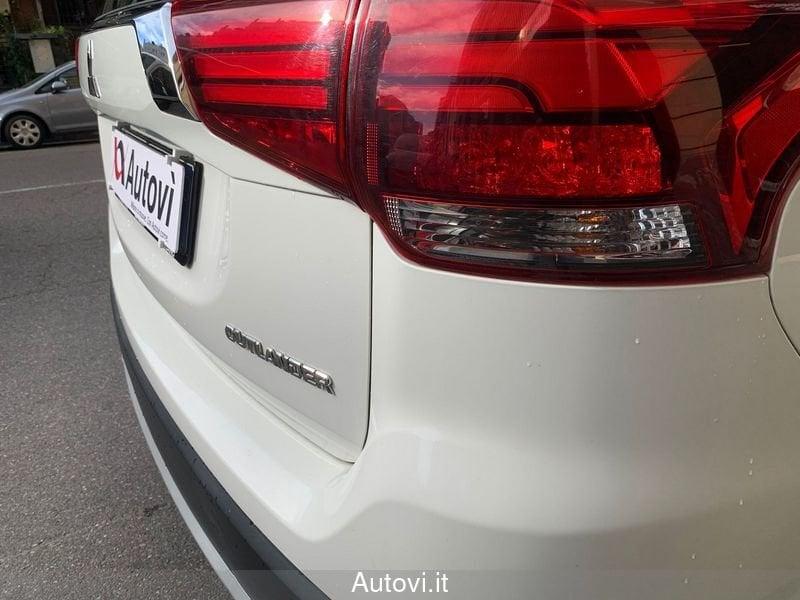 Mitsubishi Outlander Outlander 2.2 DI-D 4WD Instyle Plus SDA 7 posti (PROMO)