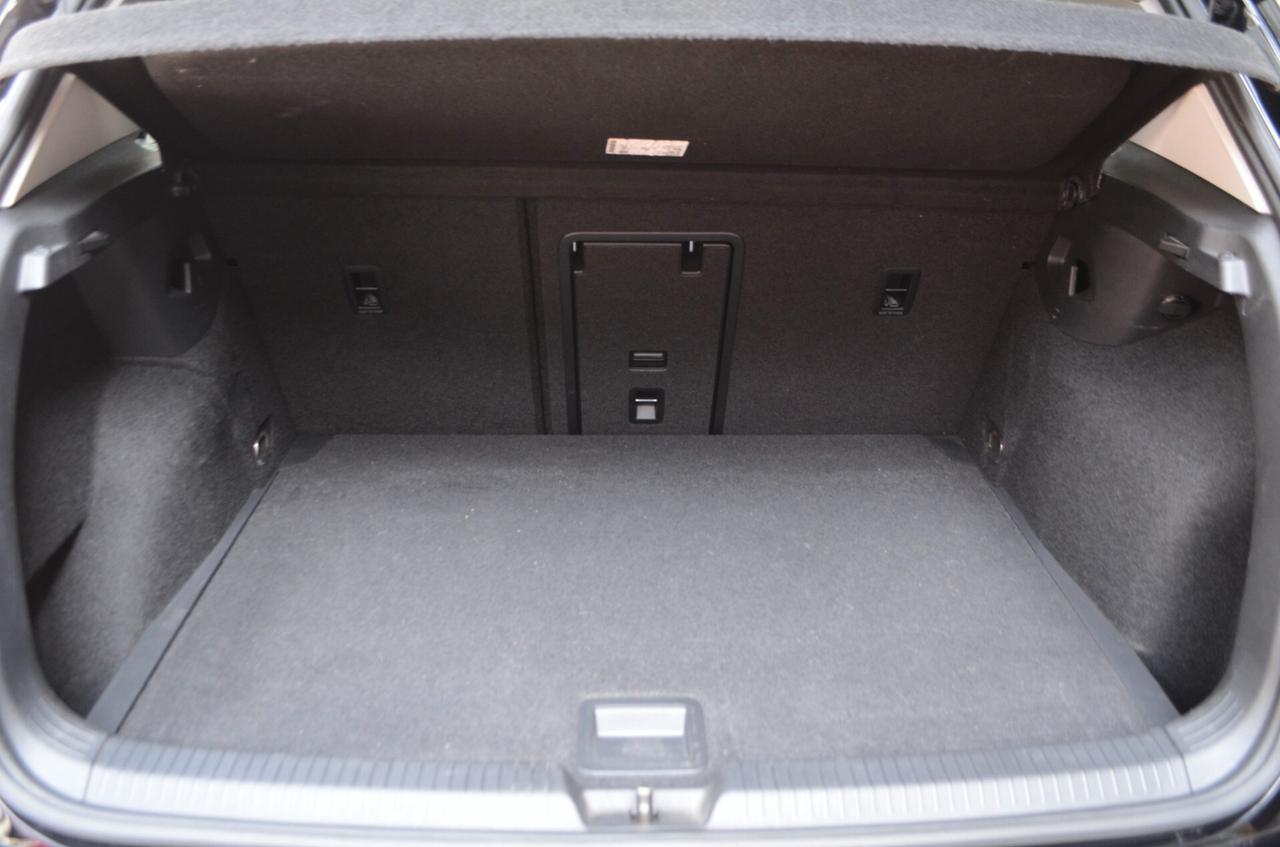Volkswagen Golf 1.5 eTSI 150 CV EVO ACT DSG Style
