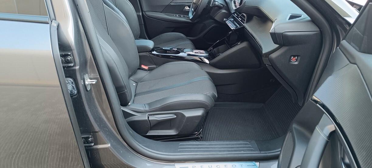 Peugeot 2008 BlueHDi 130 S&S EAT8 GT