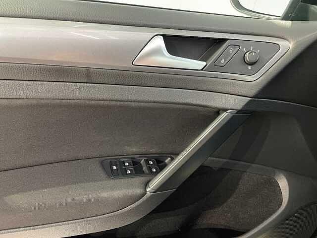 Volkswagen Golf 7ª serie 110CV 1.4TGI Comfortline BlueMotion - NEOPATENTATI -