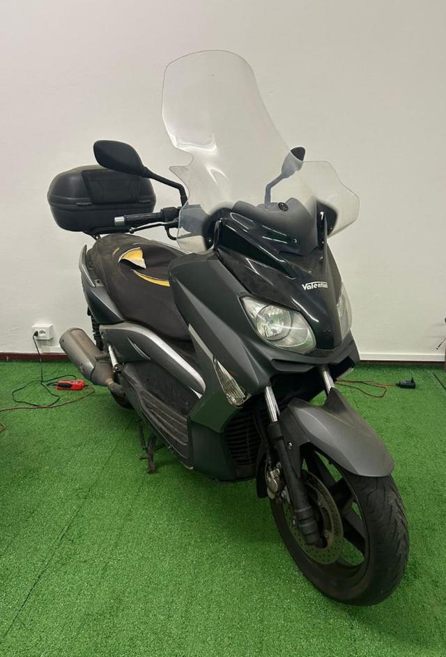 YAMAHA X-Max 250 R