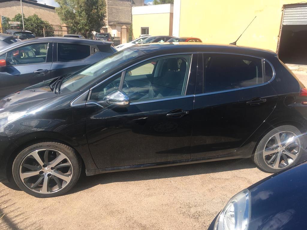 Peugeot 208 BlueHDi 100 5 porte Allure