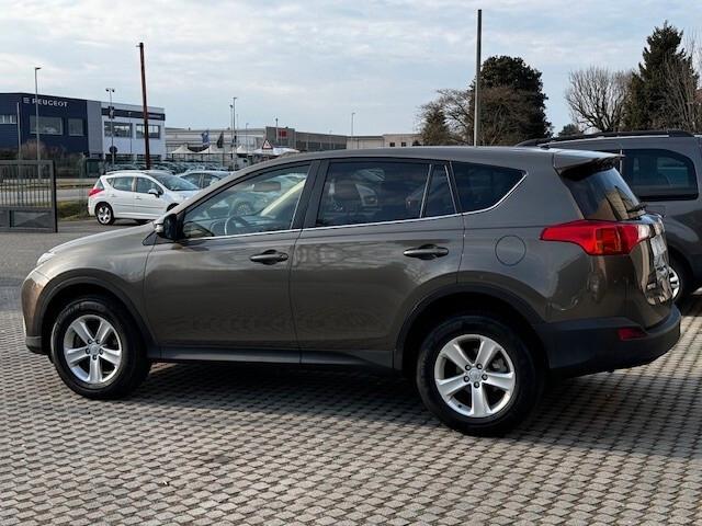 Toyota RAV 4 RAV4 2.0 D-4D 2WD Active