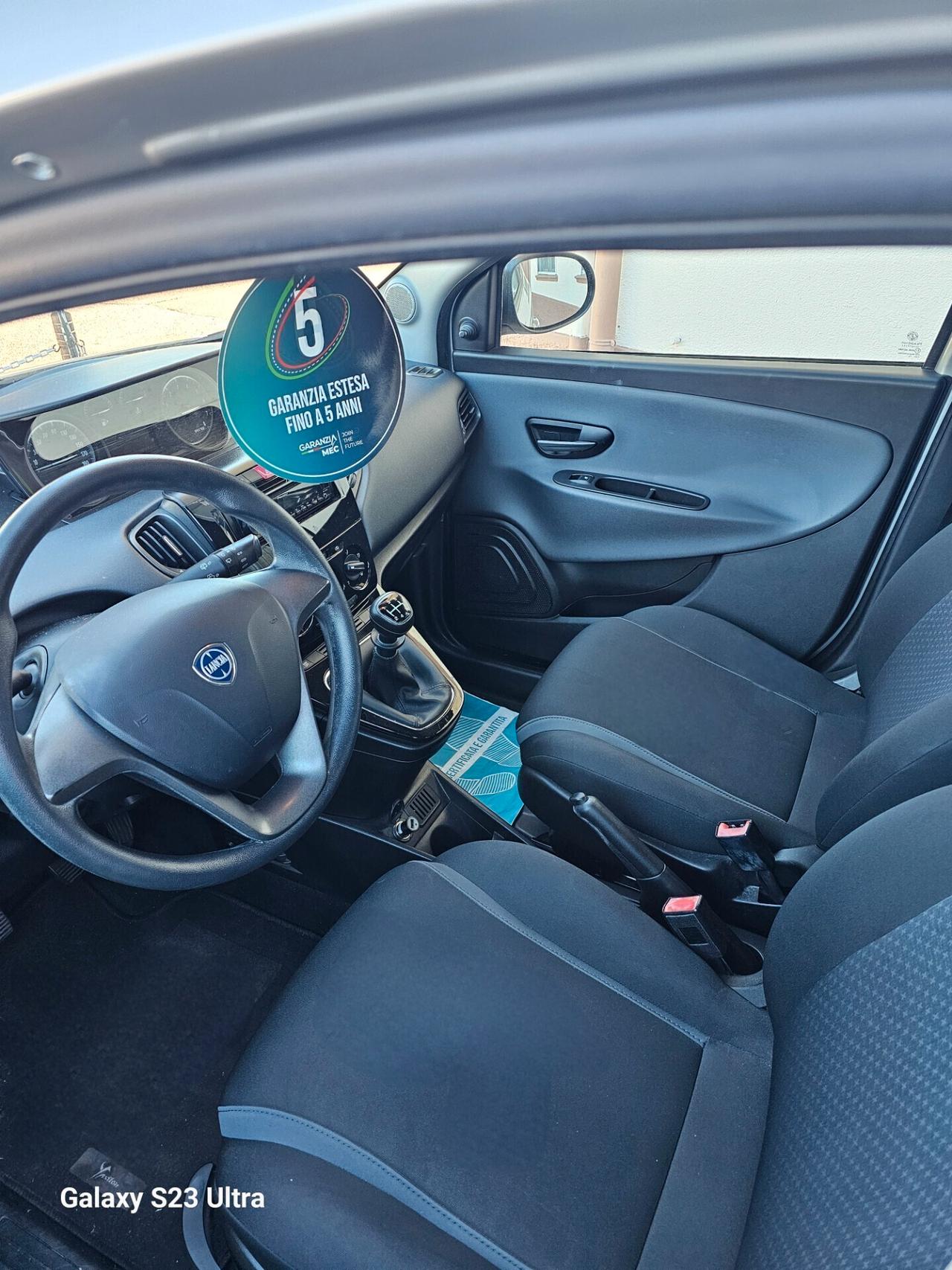 Lancia Ypsilon 1.2 69 CV 5 porte Silver