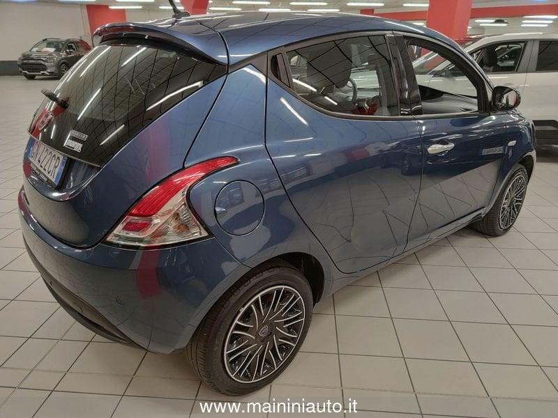 Lancia Ypsilon 1.0 70cv 5p Hybrid Gold + Car Play