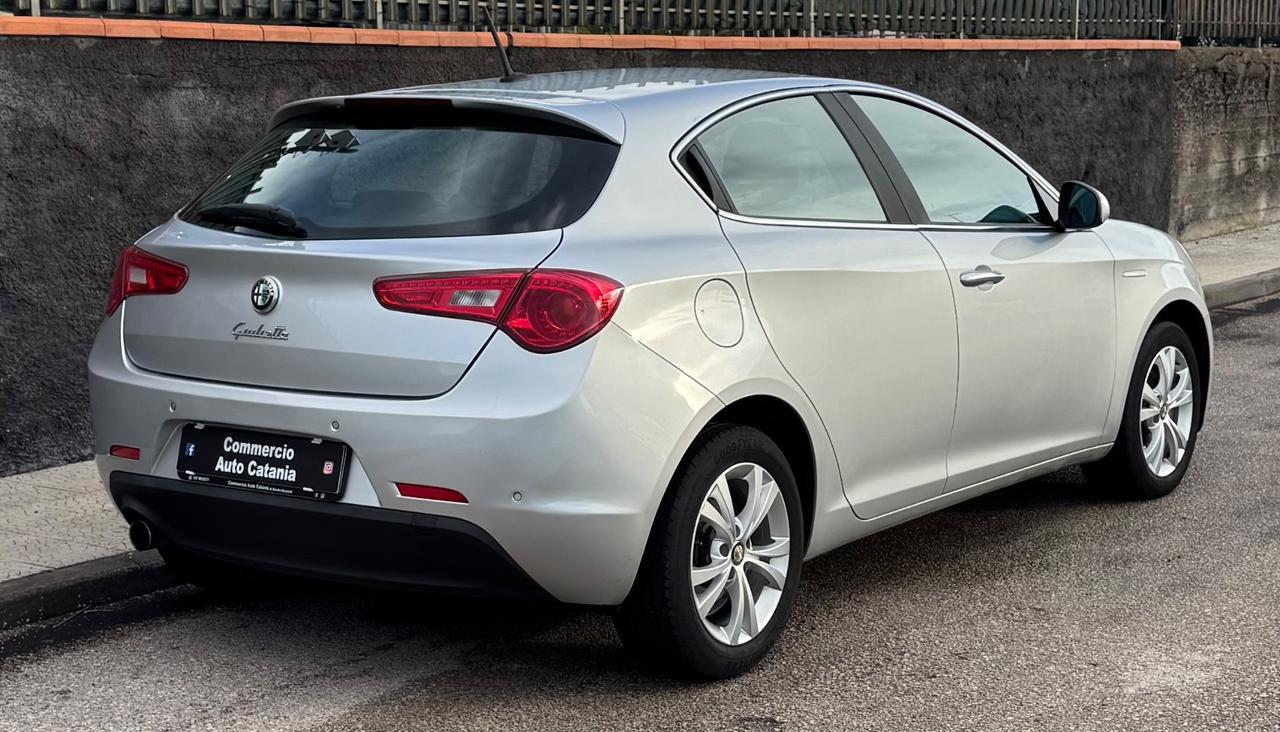 Alfa Romeo Giulietta 1.6 multijet INTERNI IN PELLE
