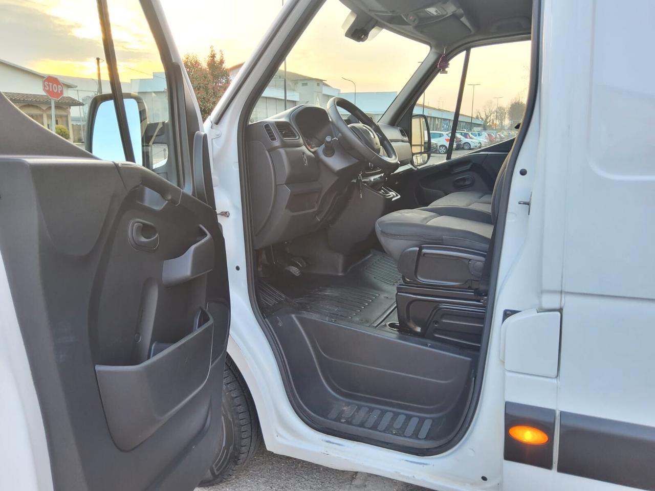 Renault Master T35 2.3 dCi 135