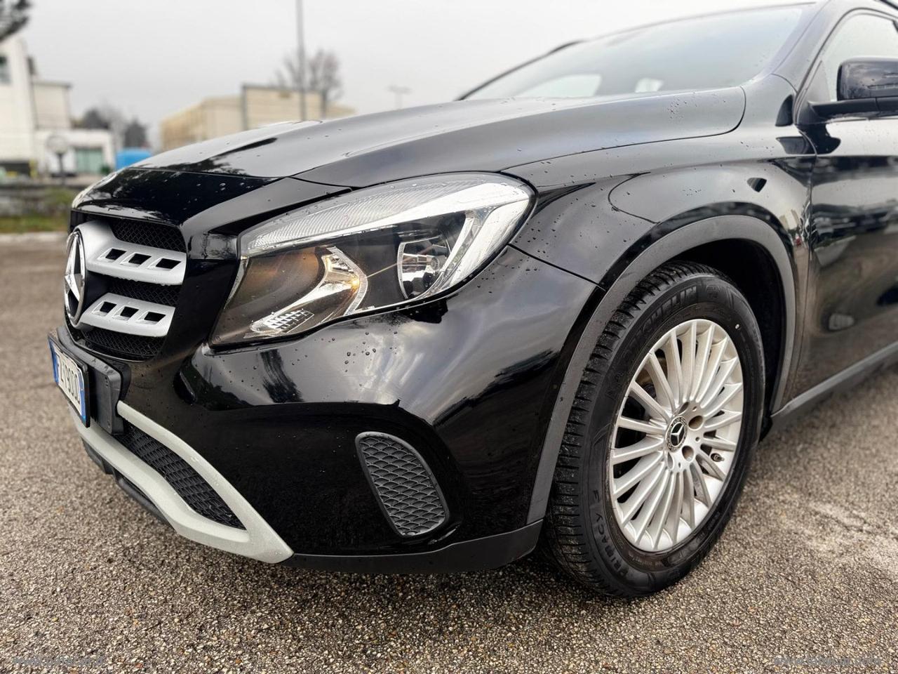 MERCEDES-BENZ GLA 180 Executive