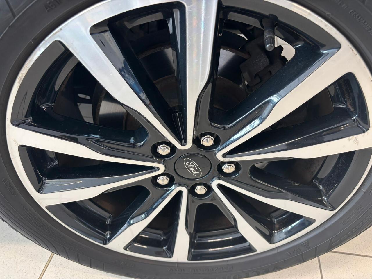 Ford Kuga ST-LINE 1.5 TDCI 120 CV 2WD 6mt