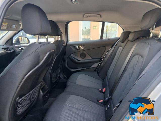 BMW 118 i 5p. Business Advantage