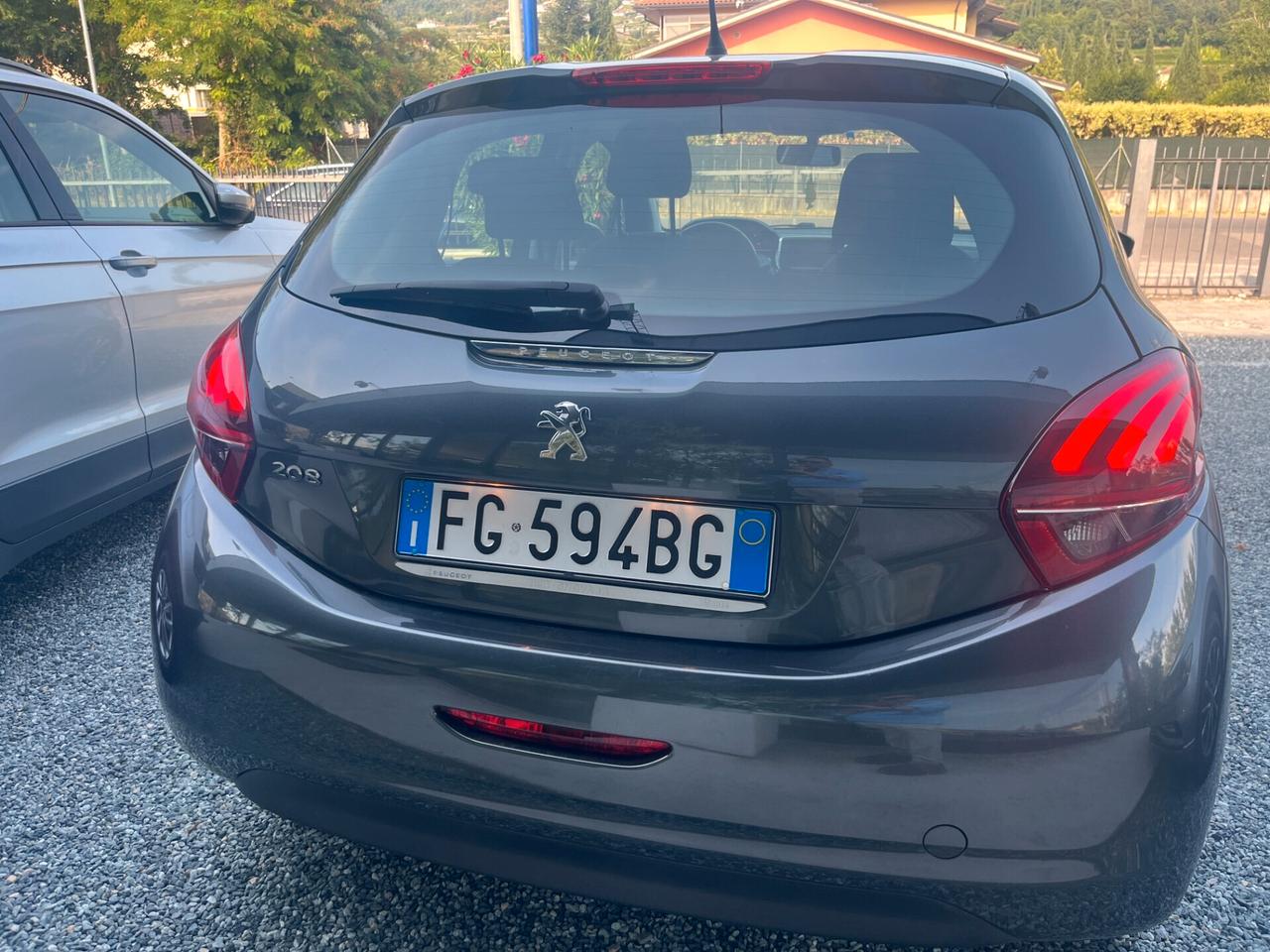 Peugeot 208 BlueHDi 01/2017 5 P **KM 88230**