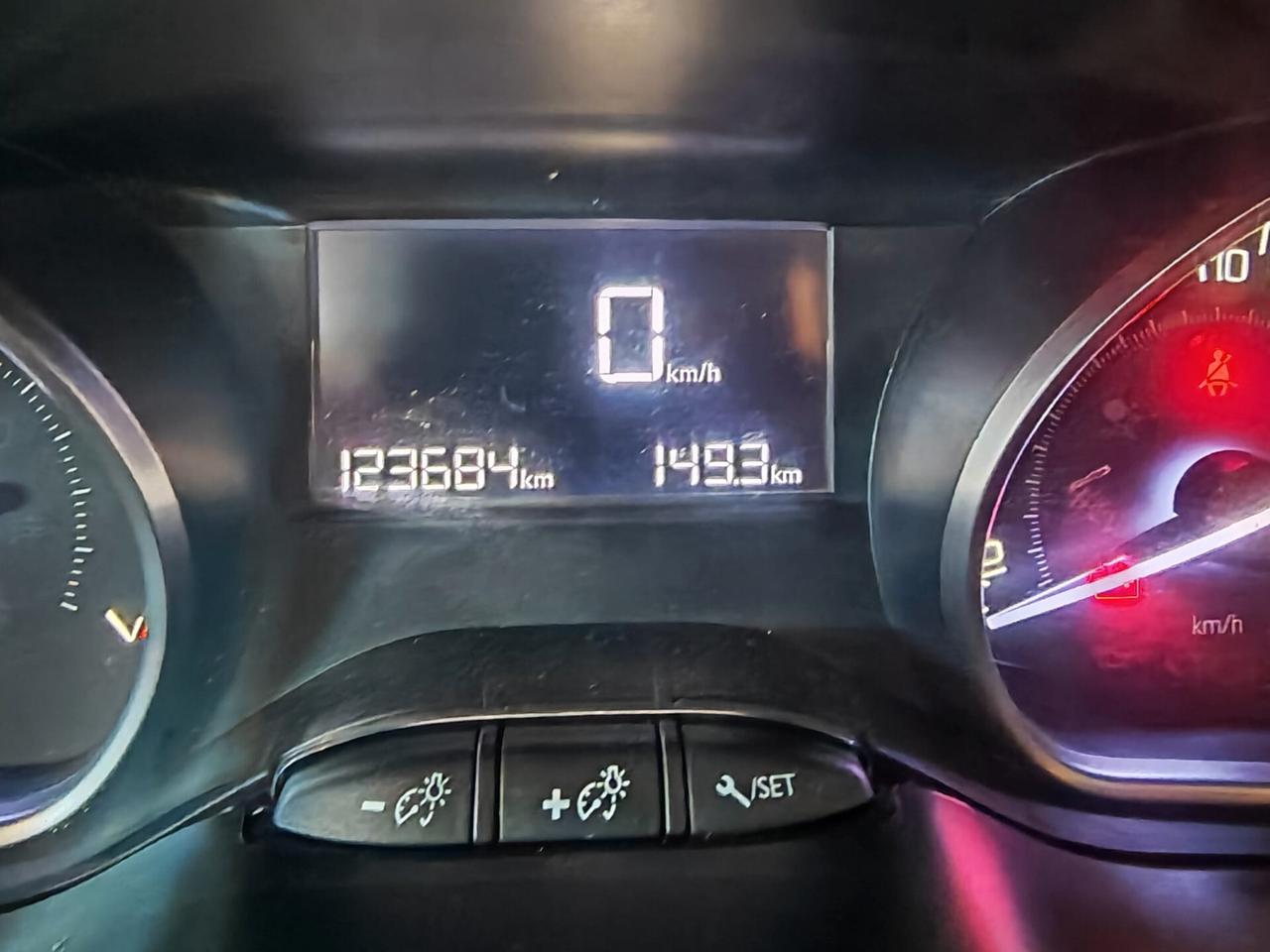 Peugeot 208 PureTech 82 5p. GPL Allure