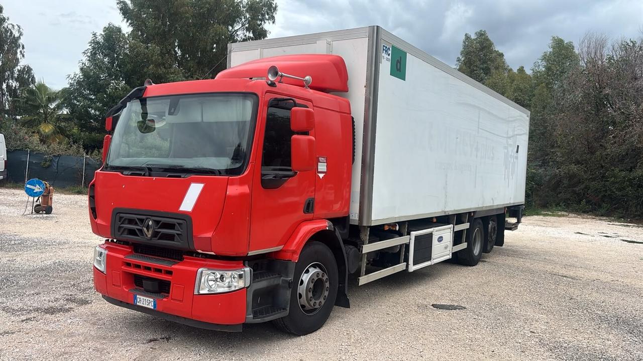 Renault D 26 Wide tre assi frigo