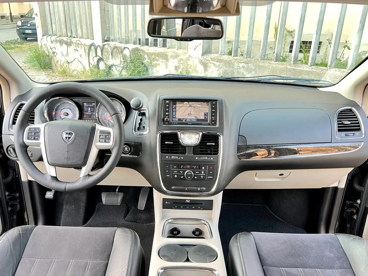 Lancia Voyager 2.8 Turbodiesel Platinum 177 CV