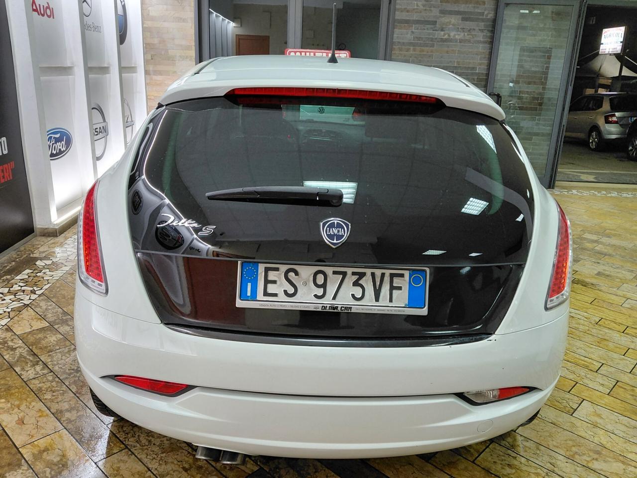 Lancia Delta 1.6 MJT DPF S MOMO DESIGN 2013