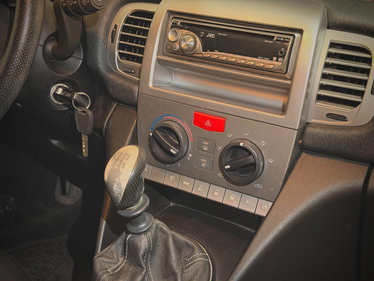 Lancia Ypsilon 1.2 Argento - NEOPATENTATI!