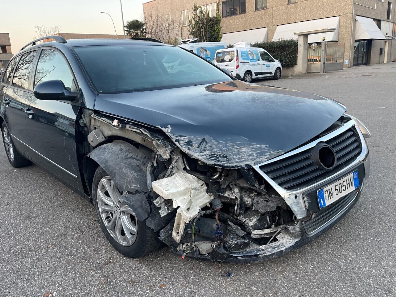 VW PASSAT 2.0TDI 140CV MANUALE INCIDENTATA