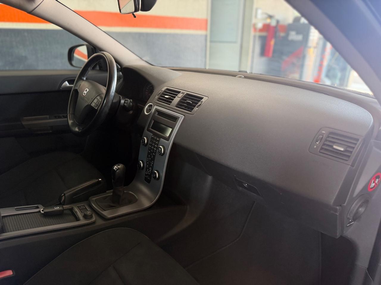 Volvo V50 D2 POLAR NEOPATENTATI