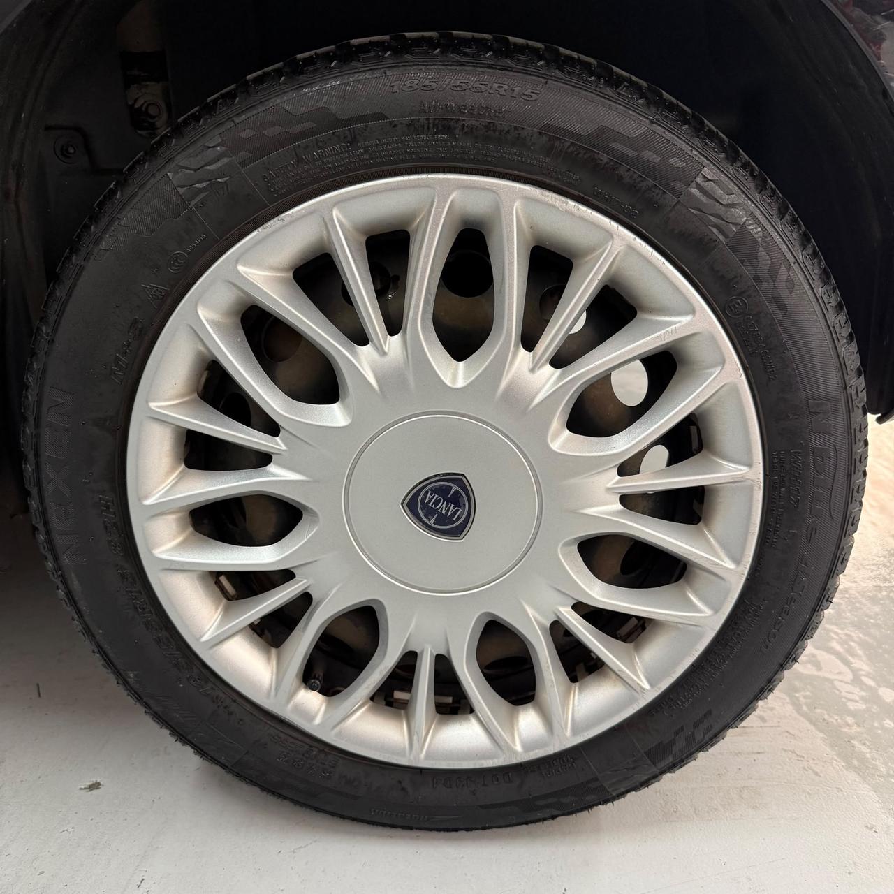 Lancia Ypsilon 1.2 69 CV 5 porte EURO 6 NEOPATENTATI