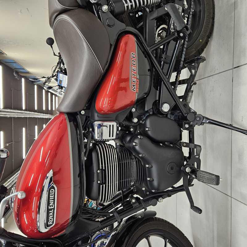 Royal Enfield Meteor 350 - 2024